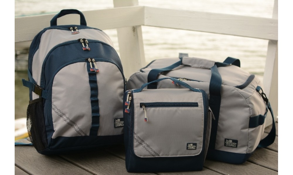 Silver Spinnaker Racer Duffel with back pack close up